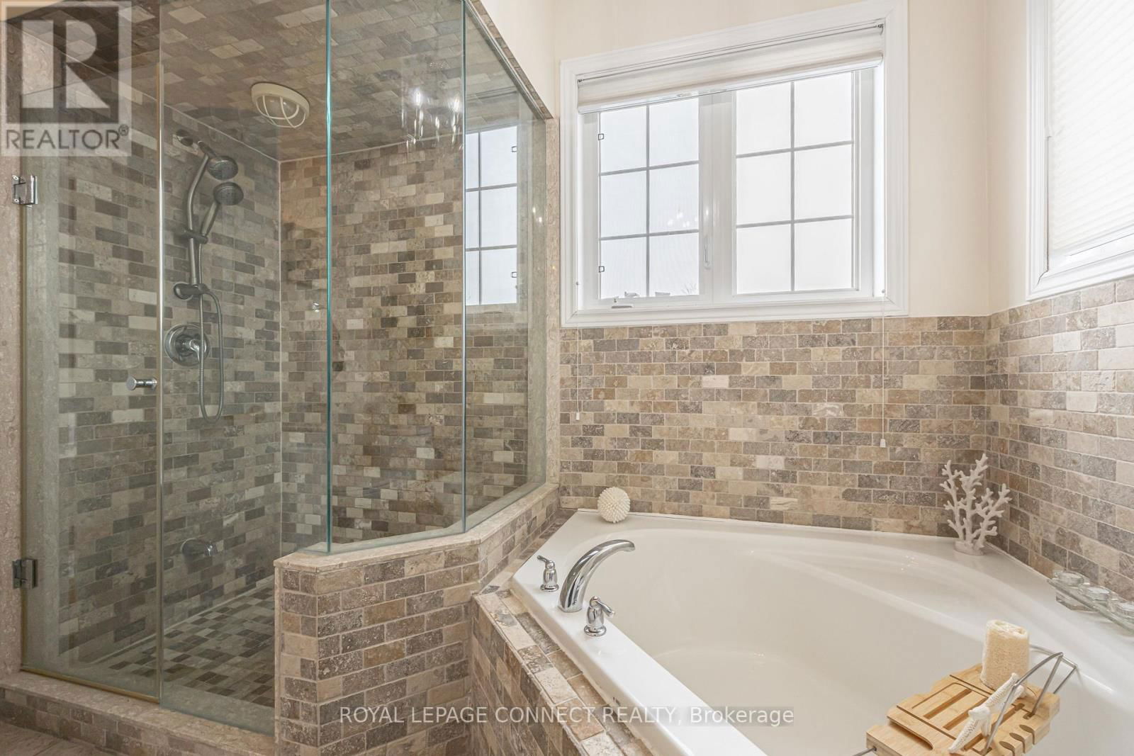 4 BRANTHAVEN COURT Image 27