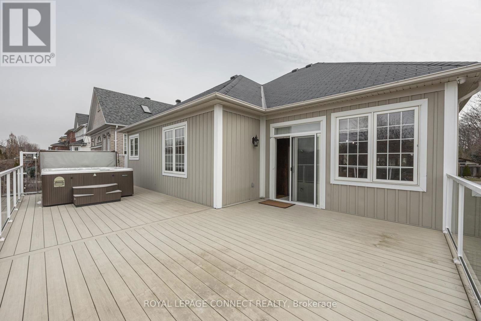 4 BRANTHAVEN COURT Image 33