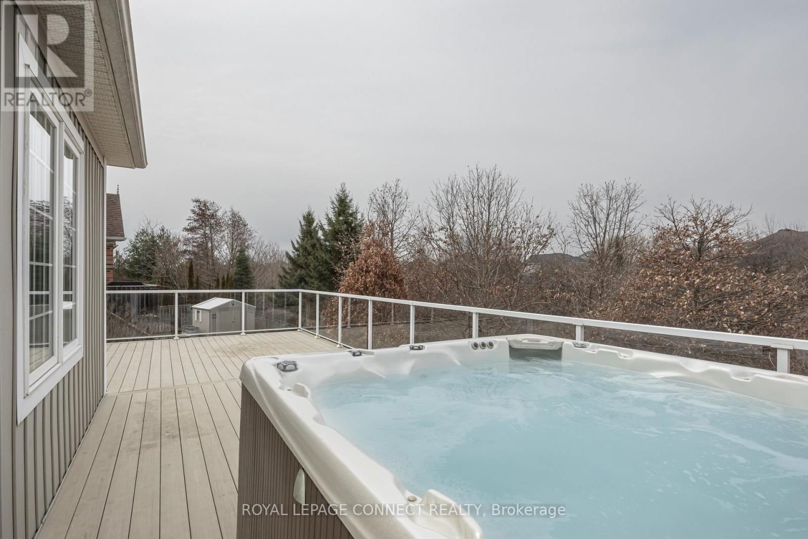 4 BRANTHAVEN COURT Image 34