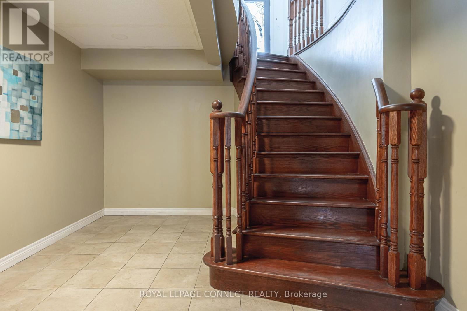 4 BRANTHAVEN COURT Image 35
