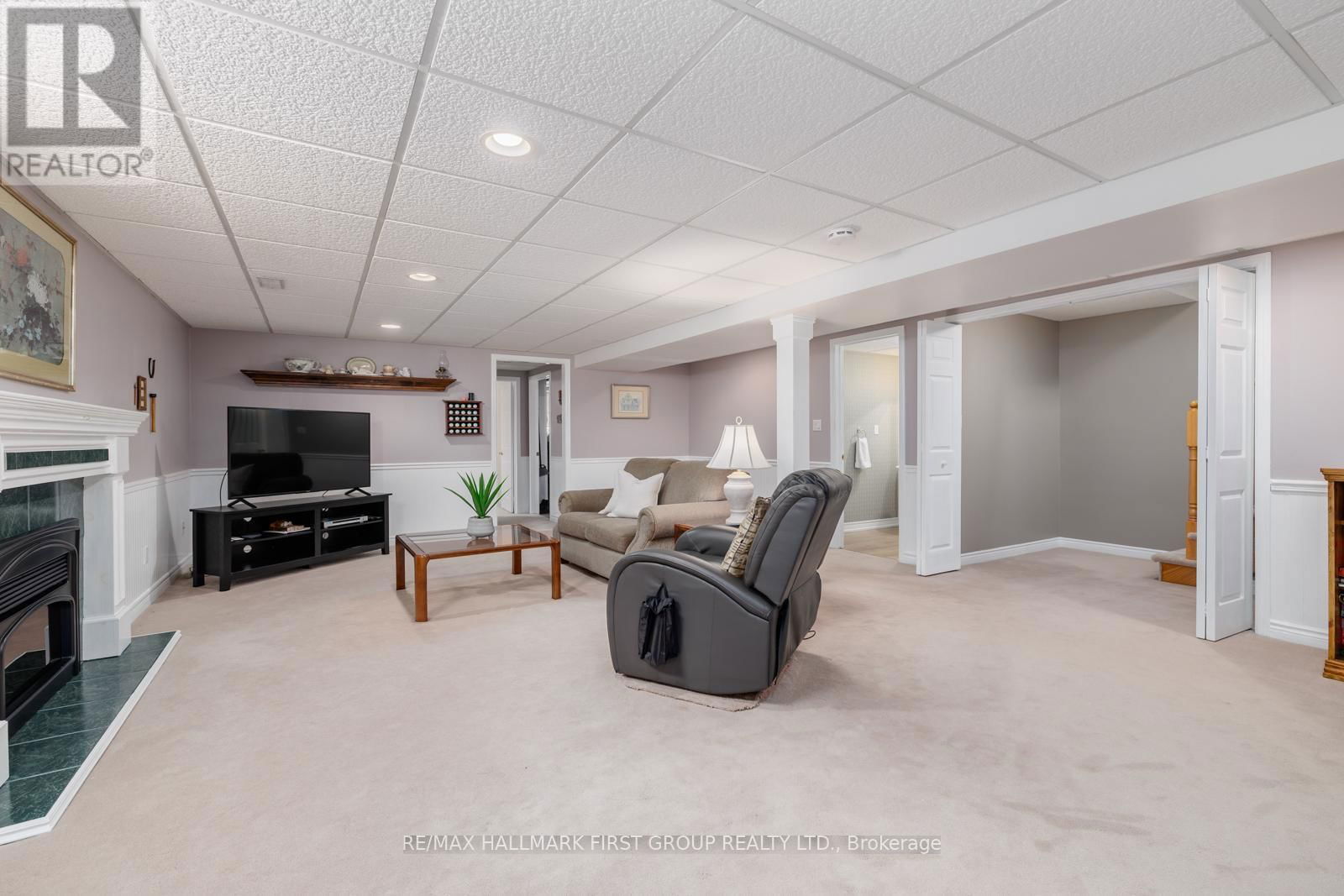 8 SOUTH GARDEN COURT Image 16