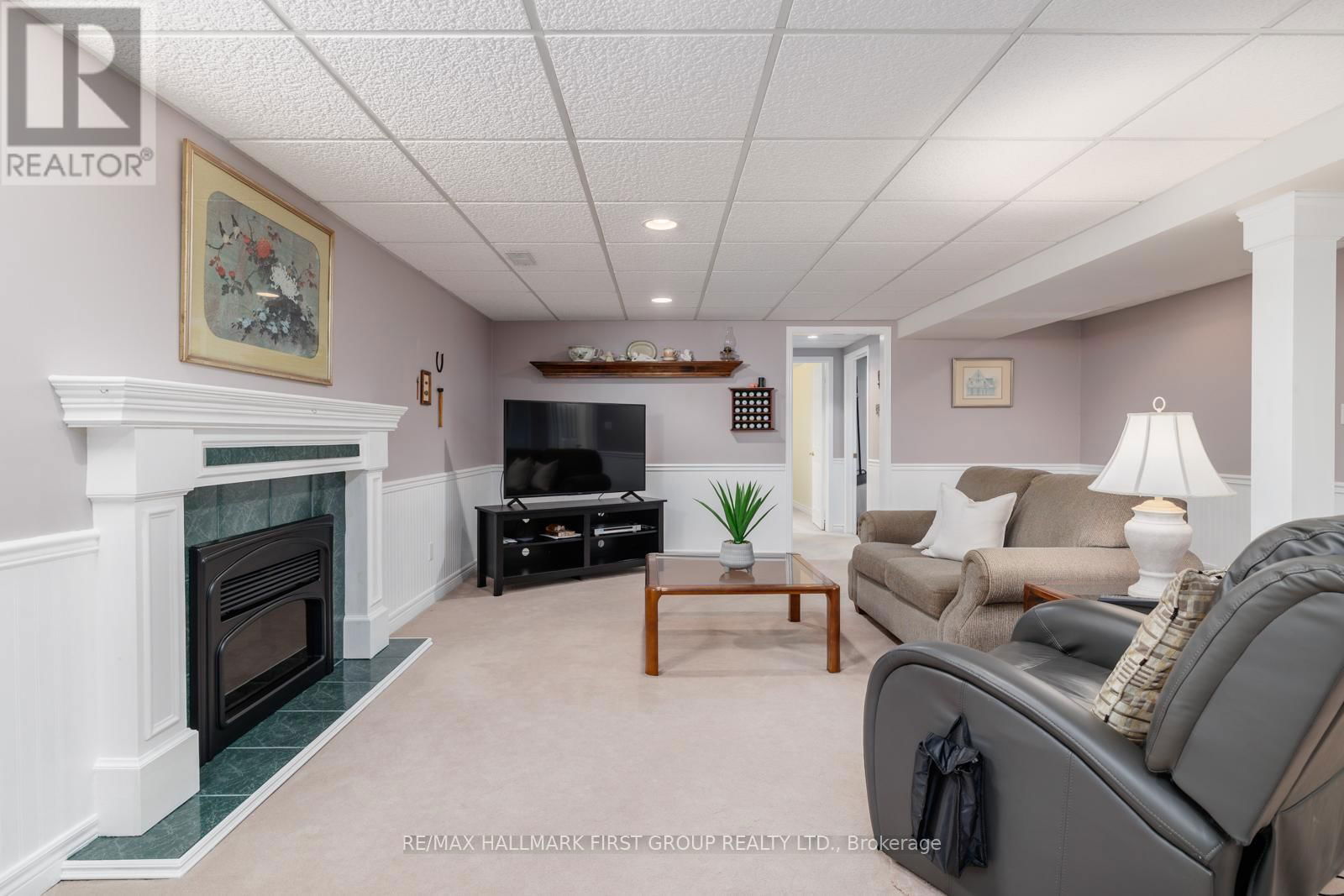 8 SOUTH GARDEN COURT Image 17