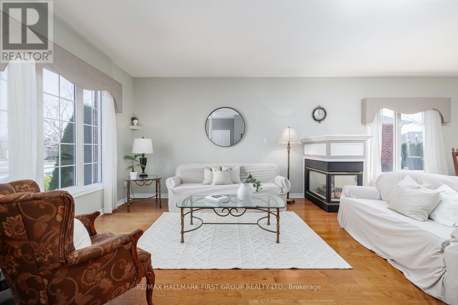 8 SOUTH GARDEN COURT Image 4