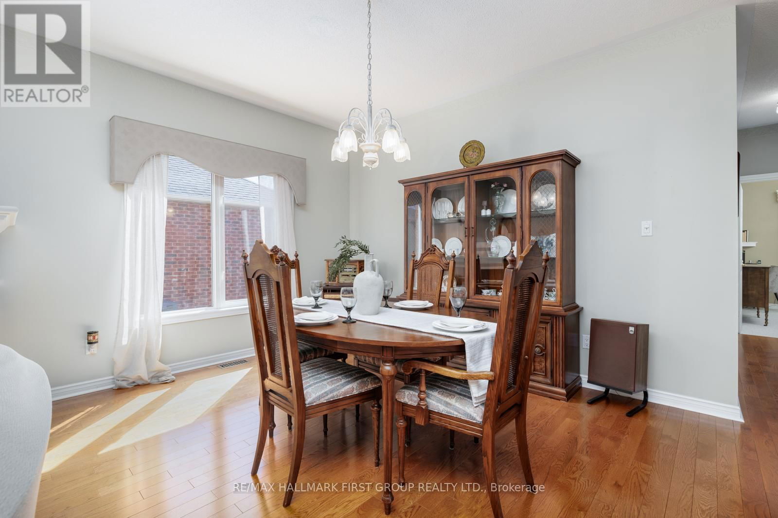 8 SOUTH GARDEN COURT Image 6