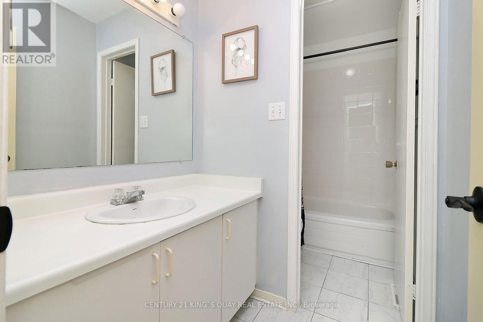 17 - 25 WHITECAP BOULEVARD Image 18