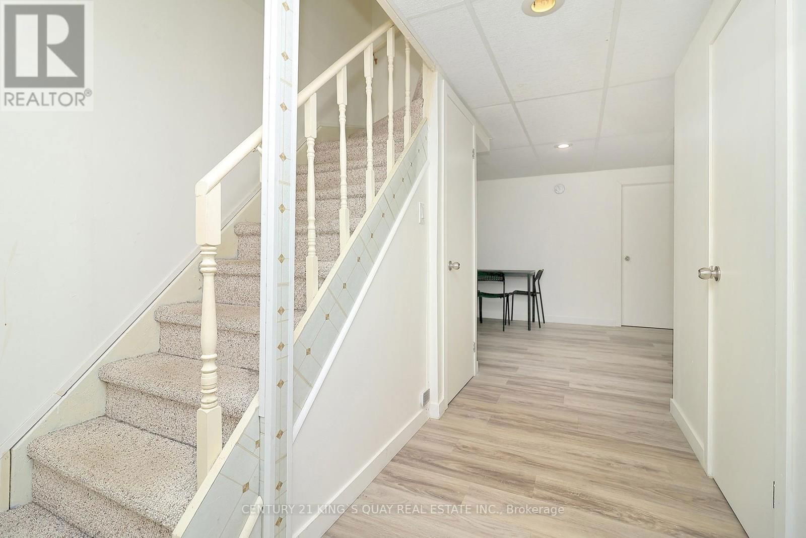 17 - 25 WHITECAP BOULEVARD Image 22