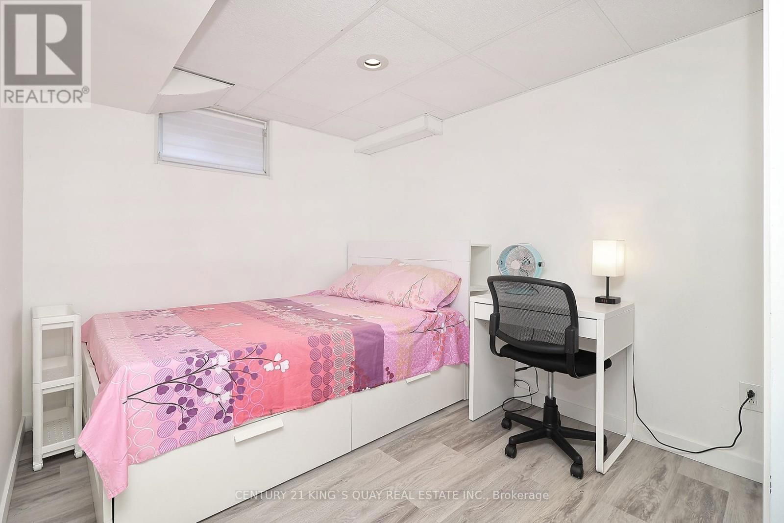 17 - 25 WHITECAP BOULEVARD Image 24