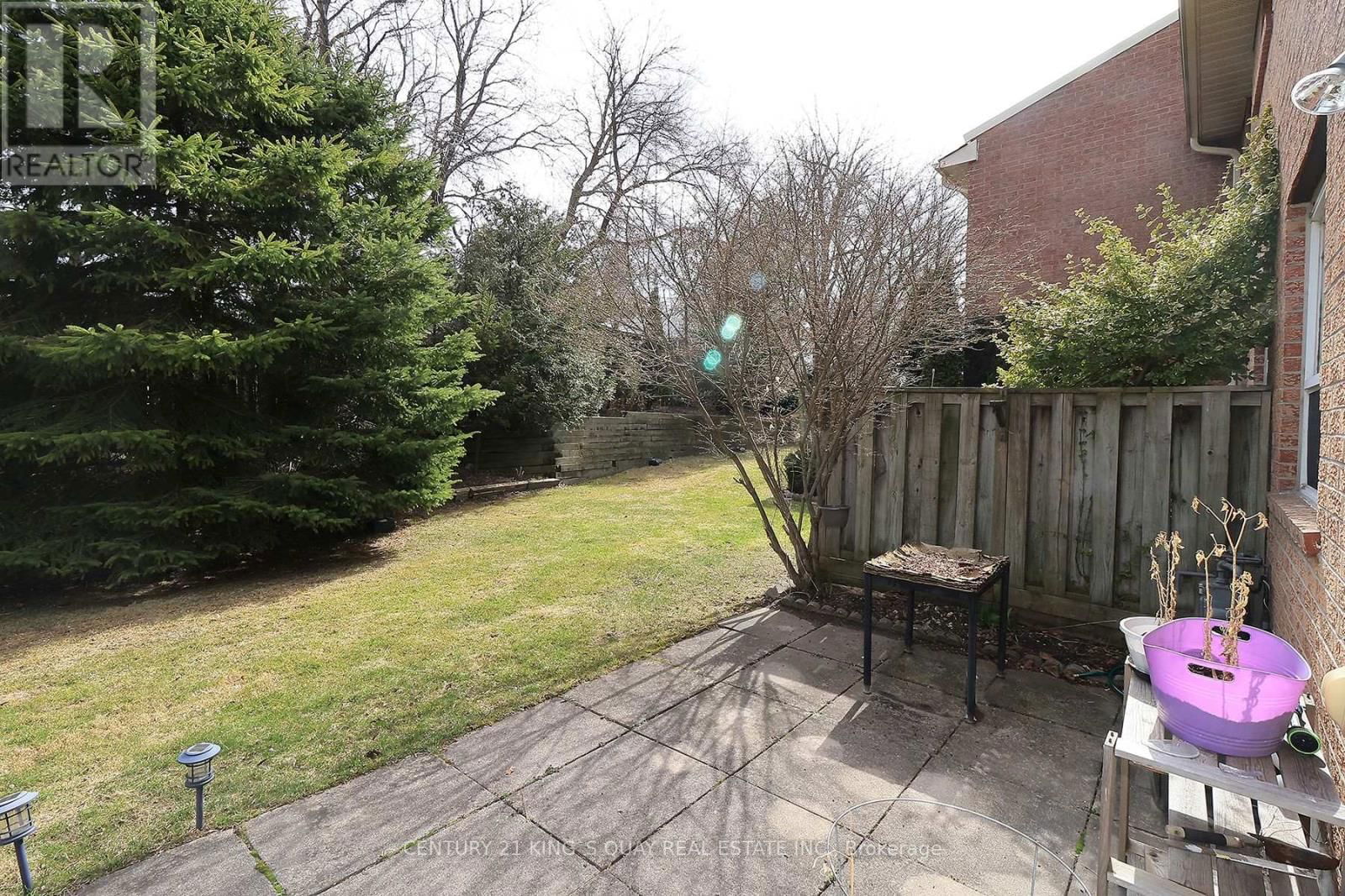 17 - 25 WHITECAP BOULEVARD Image 26