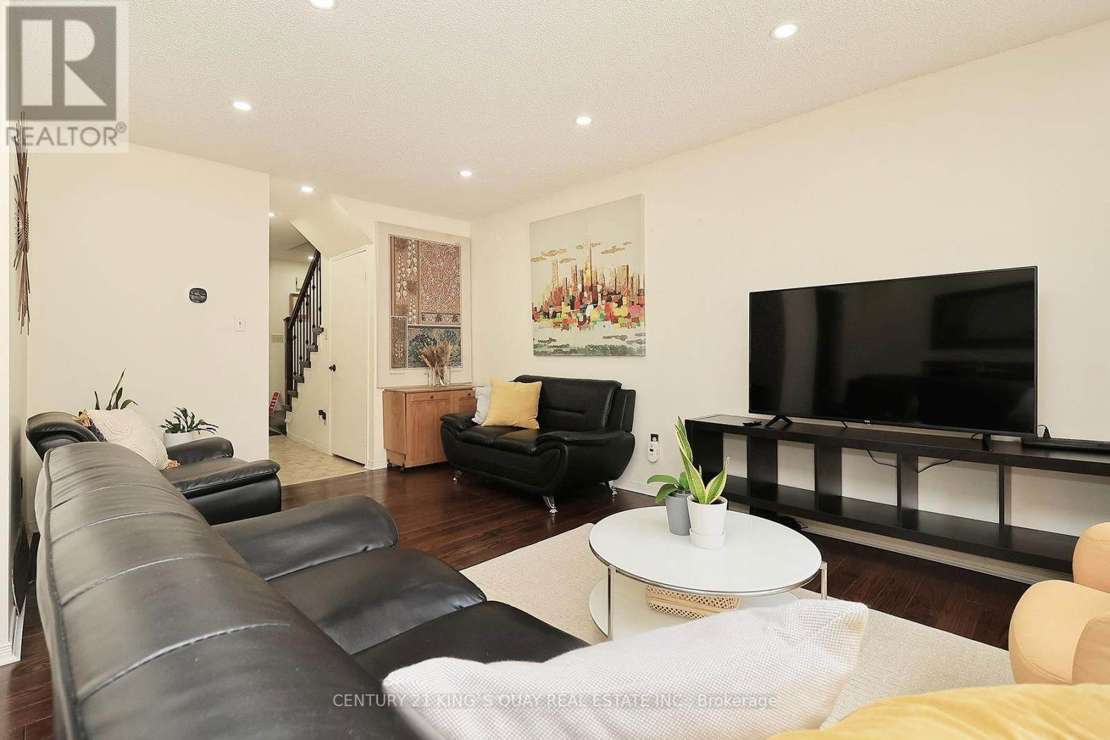 17 - 25 WHITECAP BOULEVARD Image 6