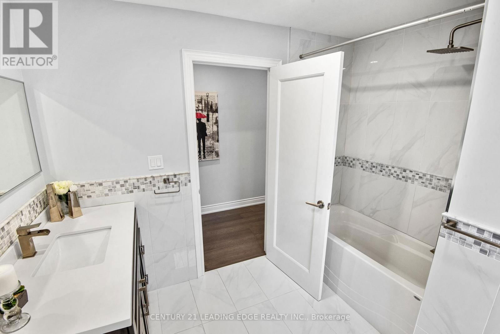 82 LYNVALLEY CRESCENT Image 30