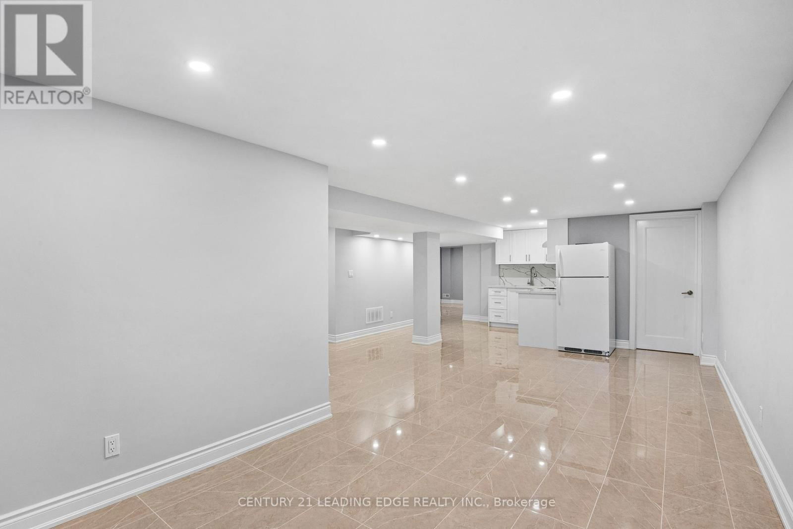 82 LYNVALLEY CRESCENT Image 36