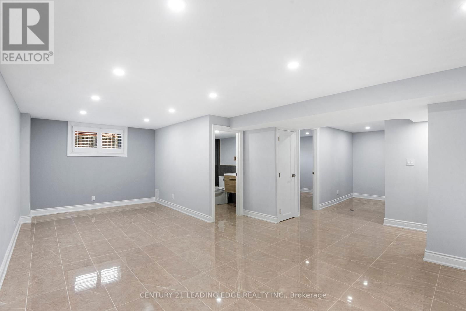 82 LYNVALLEY CRESCENT Image 37