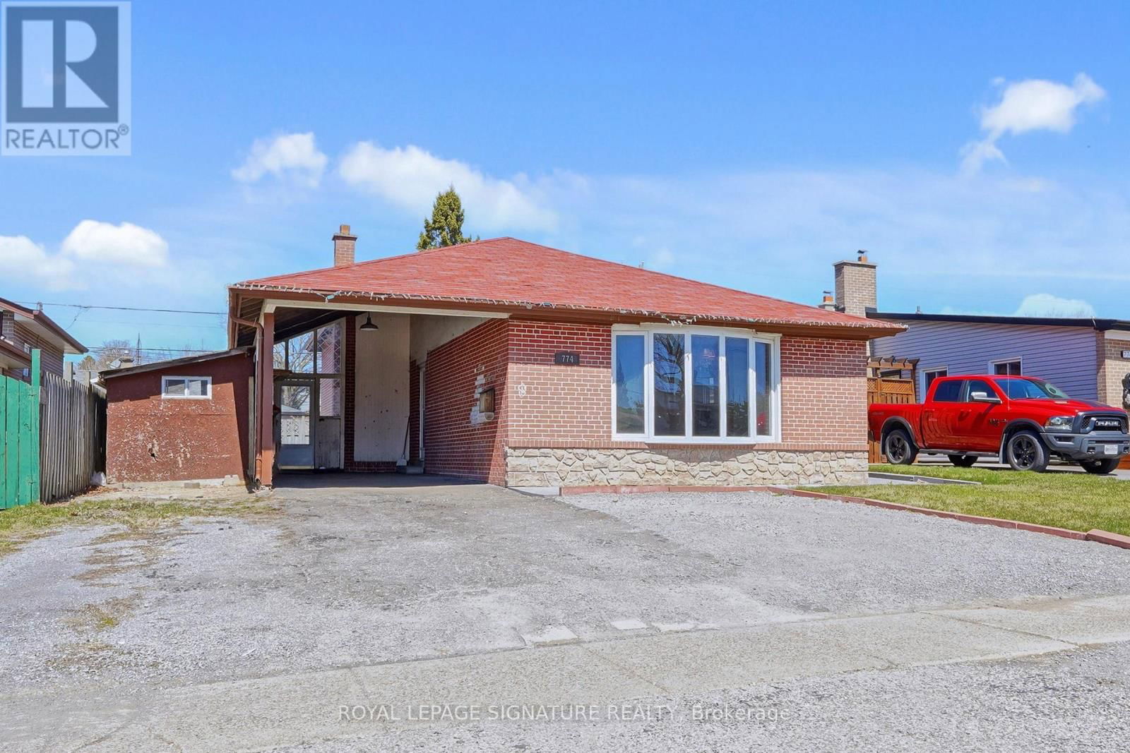 774 KROSNO BOULEVARD Image 3
