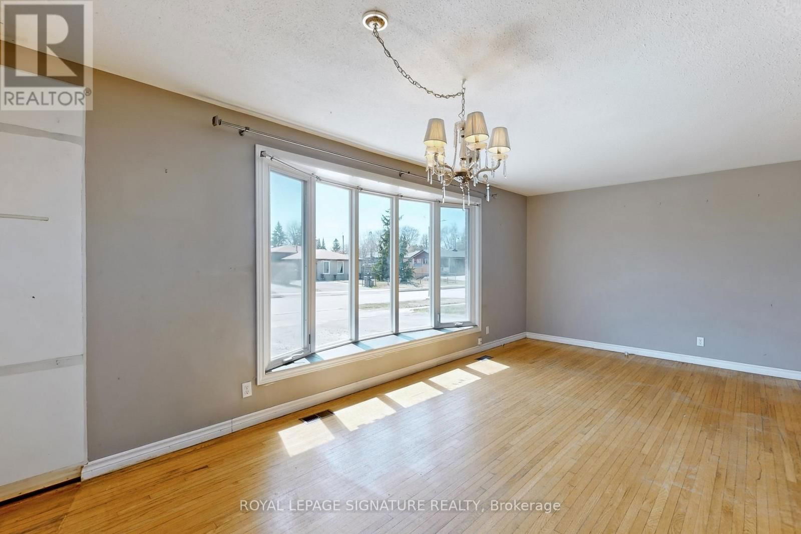 774 KROSNO BOULEVARD Image 6
