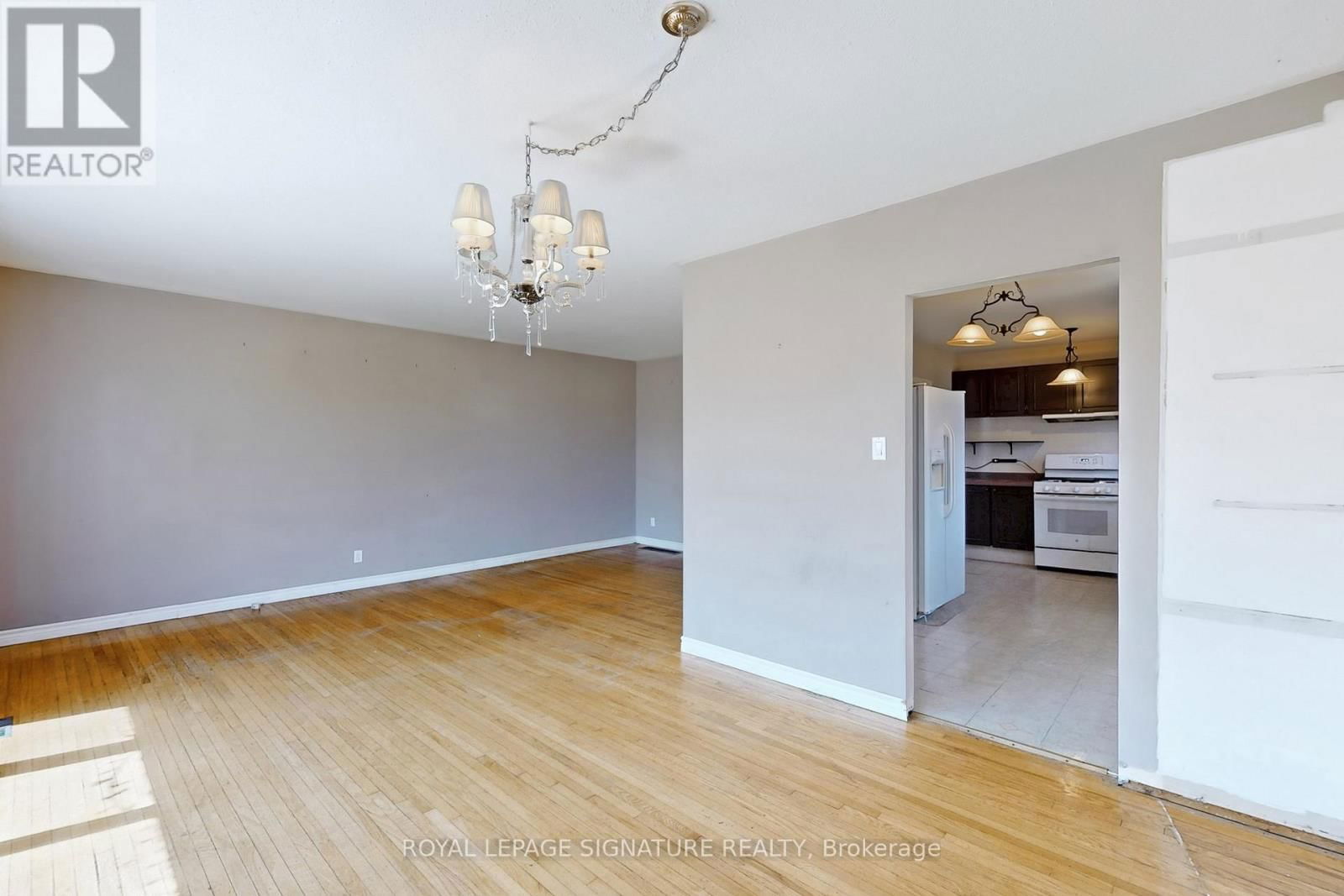 774 KROSNO BOULEVARD Image 9