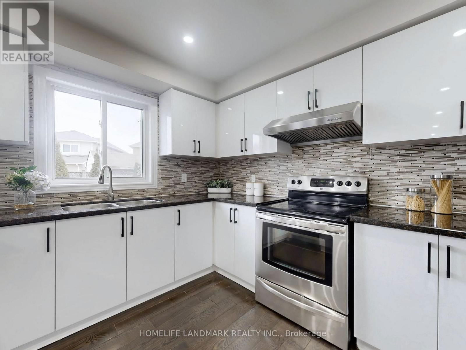 143 BAYCLIFFE DRIVE Image 12