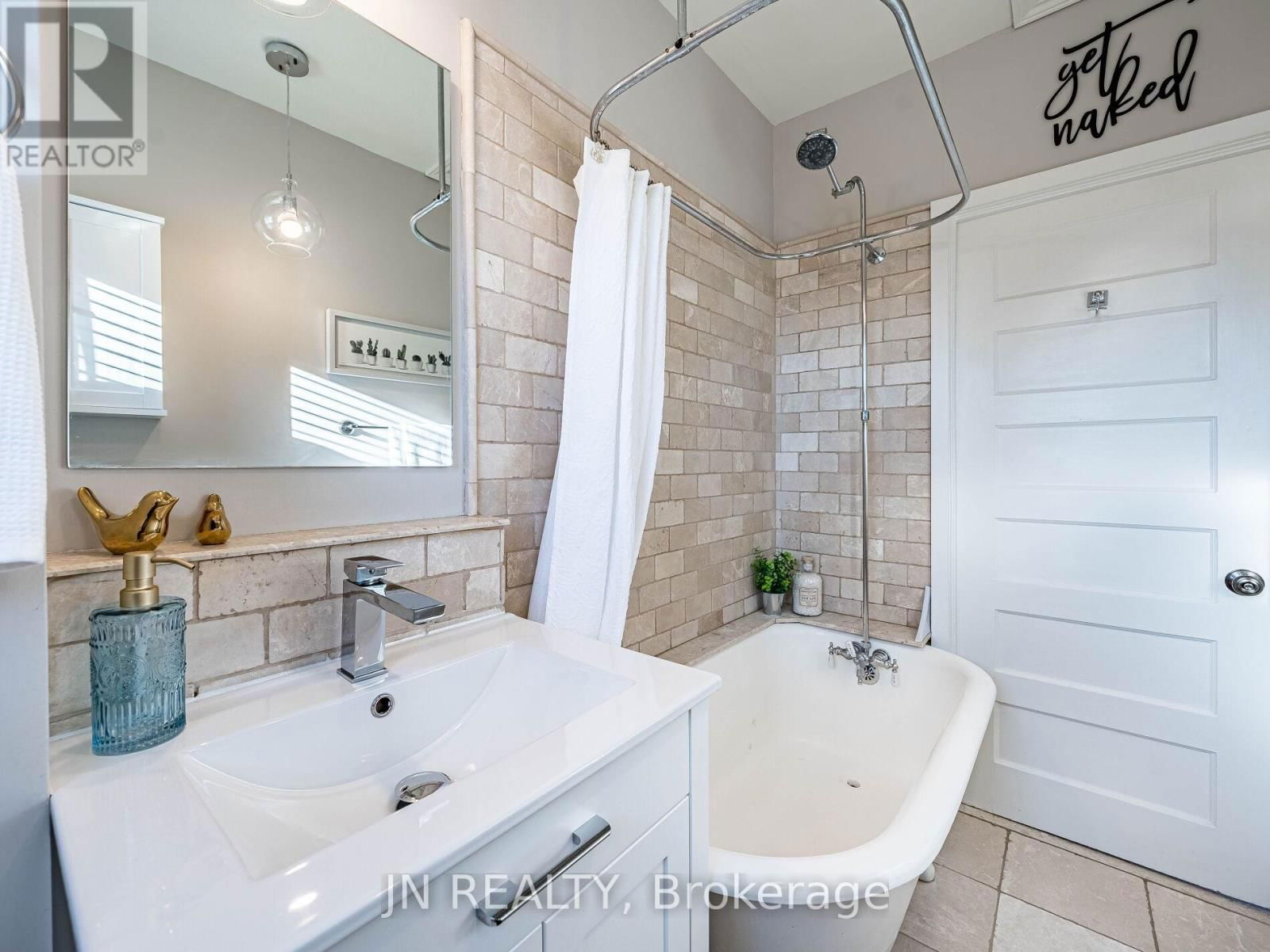 10 ROSEHEATH AVENUE Image 32