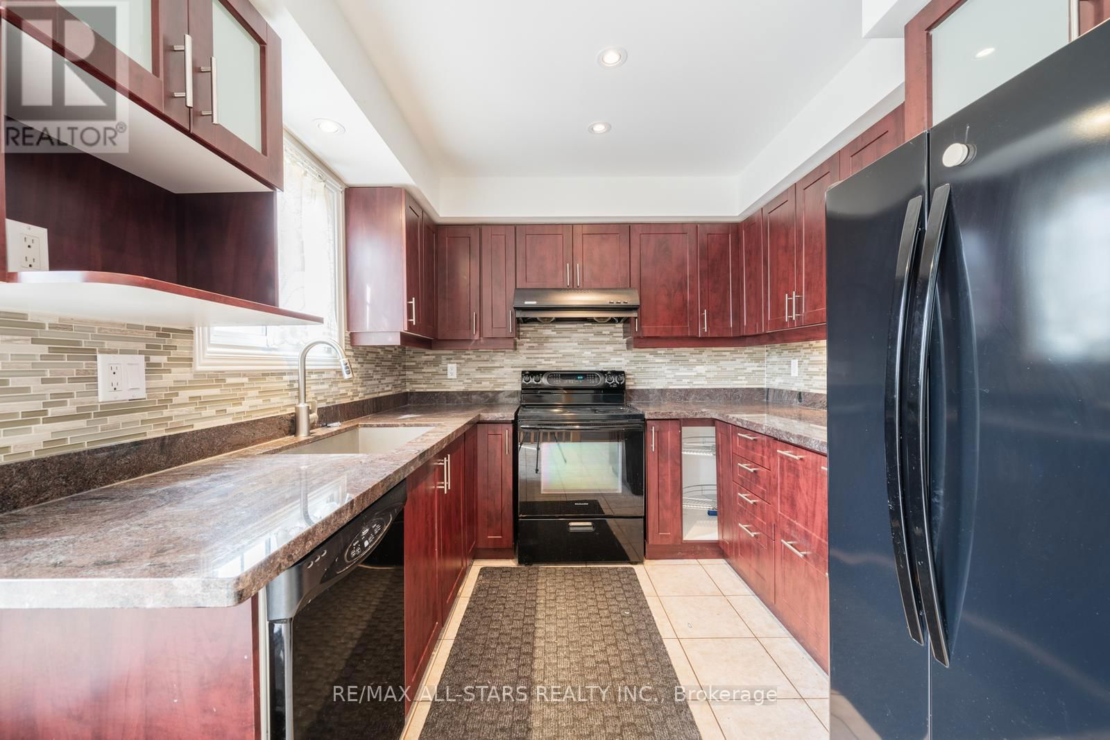 31 BEMERTON COURT Image 13