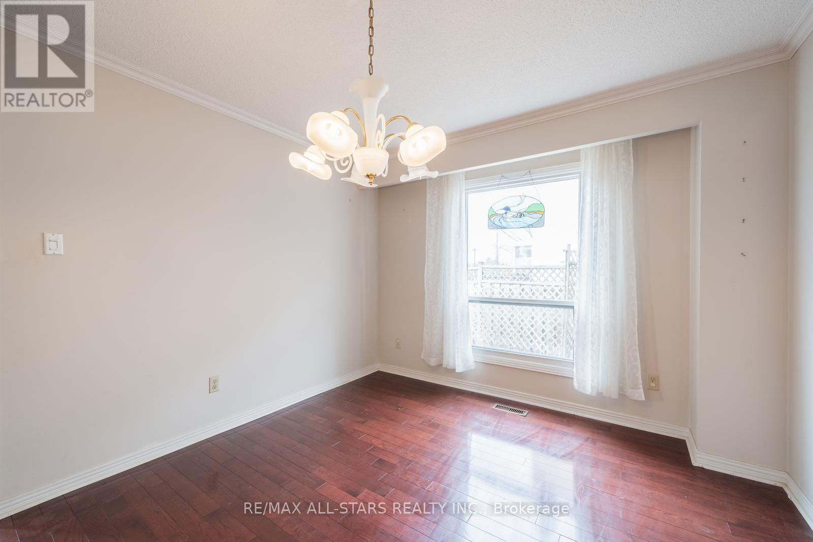31 BEMERTON COURT Image 8