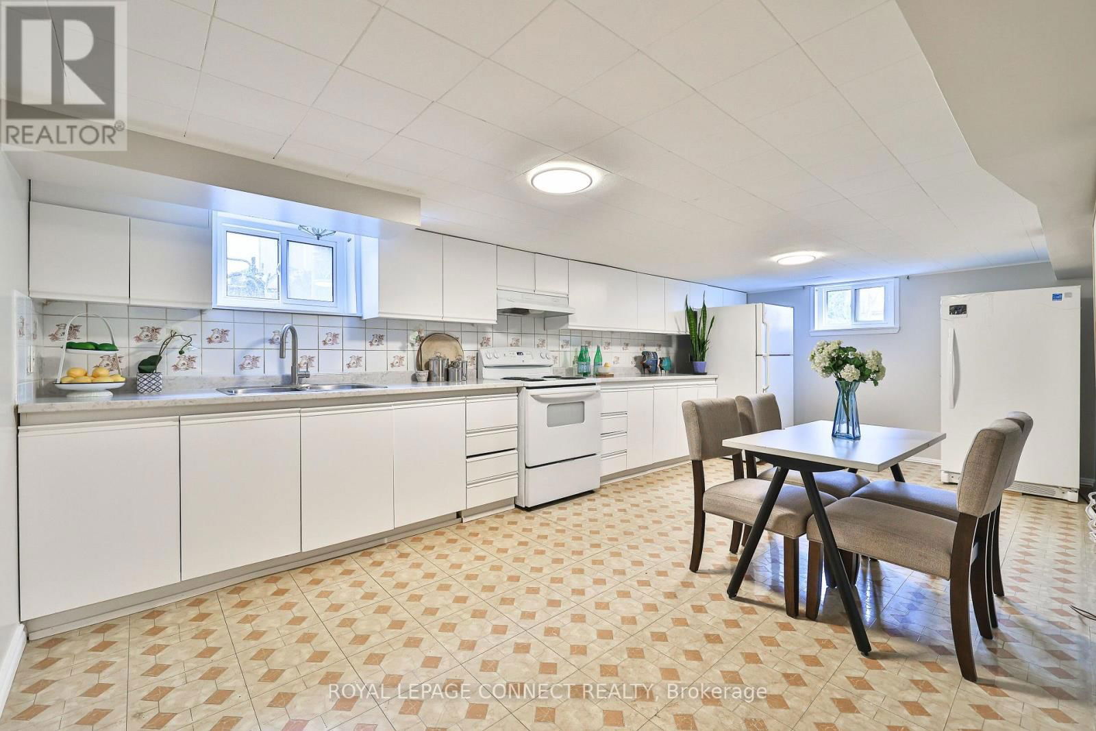 103 FITZGIBBON AVENUE Image 15