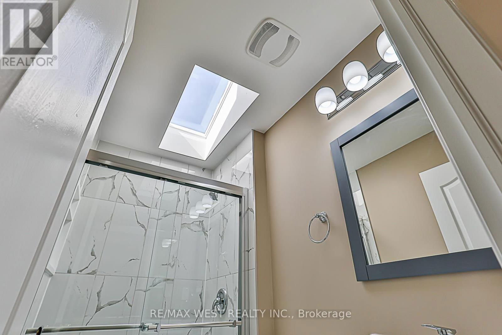Upper - 26 NUFFIELD DRIVE Image 12
