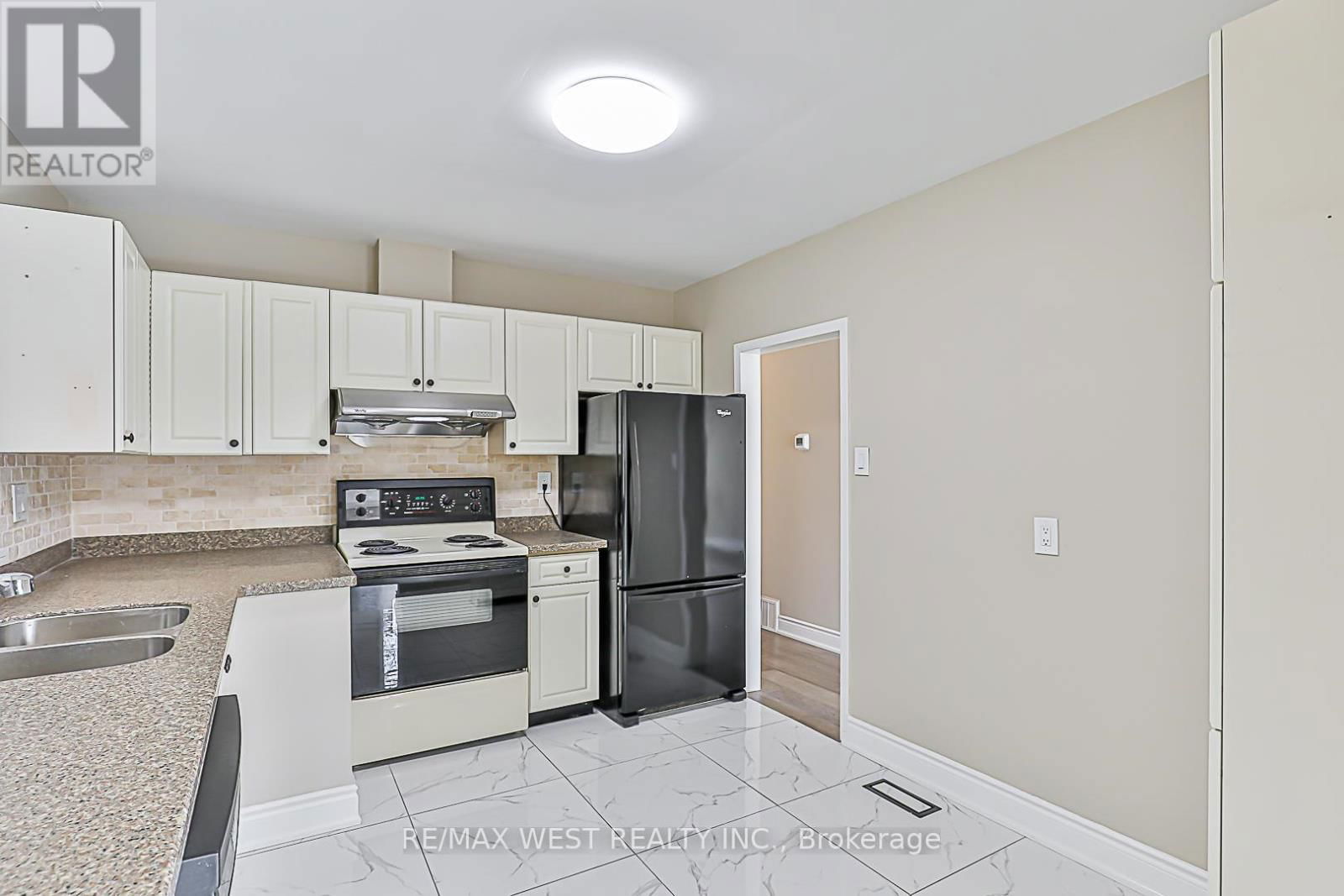 Upper - 26 NUFFIELD DRIVE Image 5