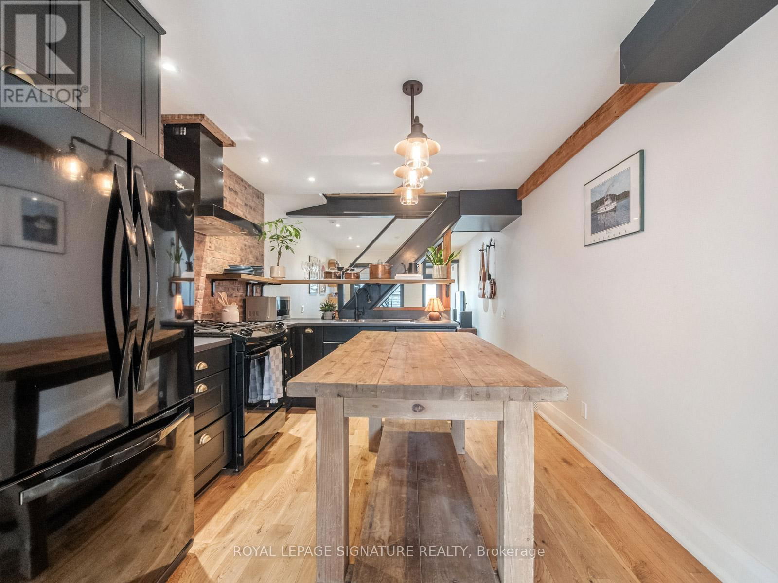 288 RHODES AVENUE Image 8