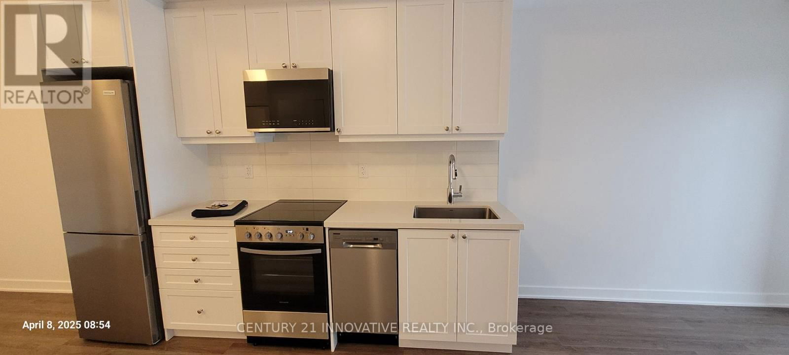 412 - 55 CLARINGTON BOULEVARD Image 3