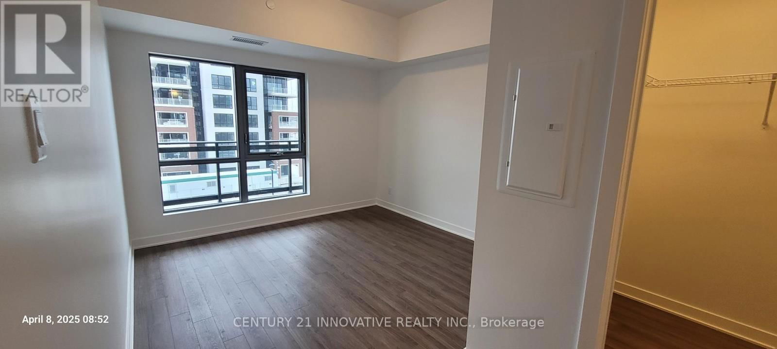 412 - 55 CLARINGTON BOULEVARD Image 6
