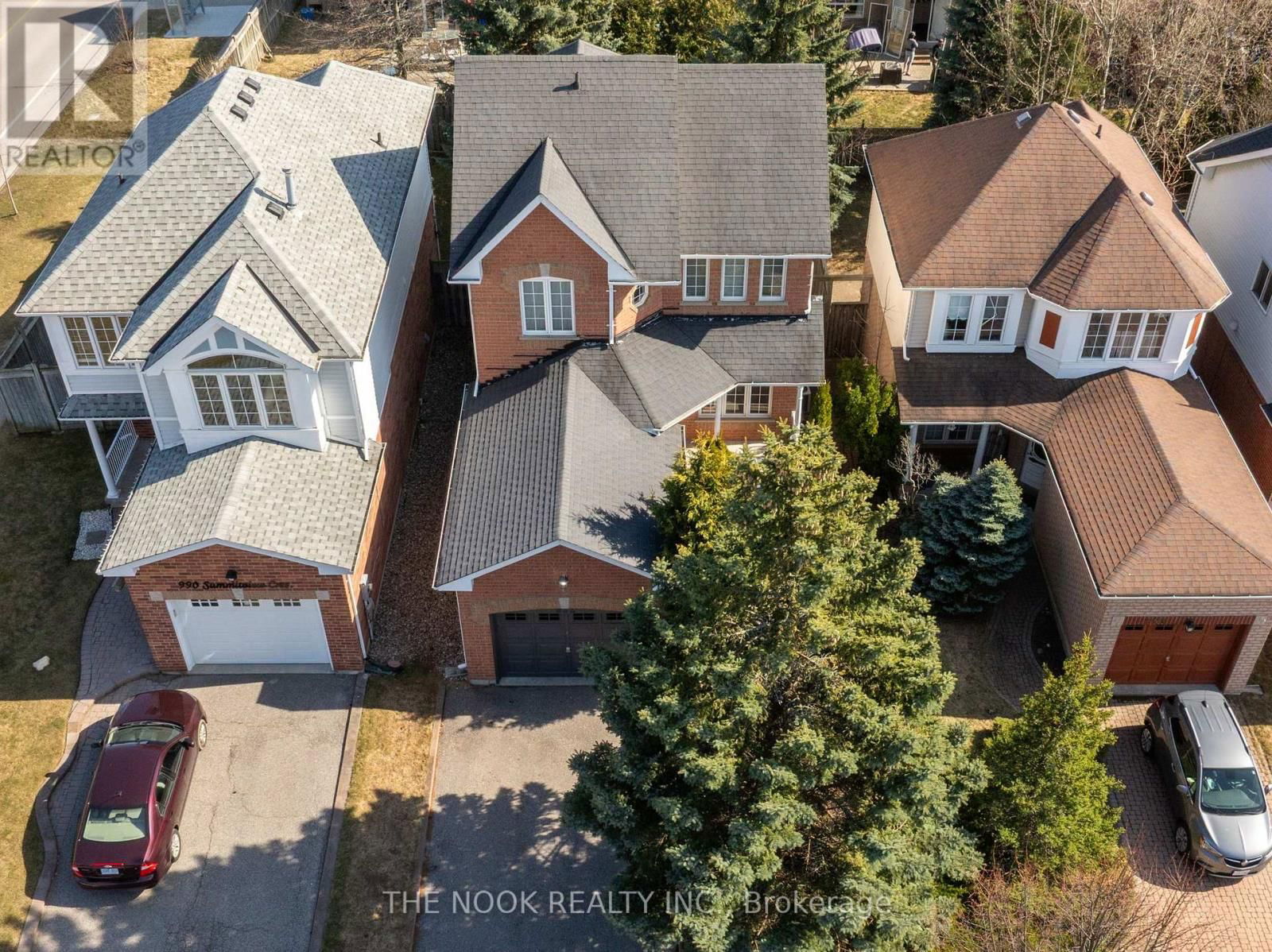 992 SUMMITVIEW CRESCENT Image 1