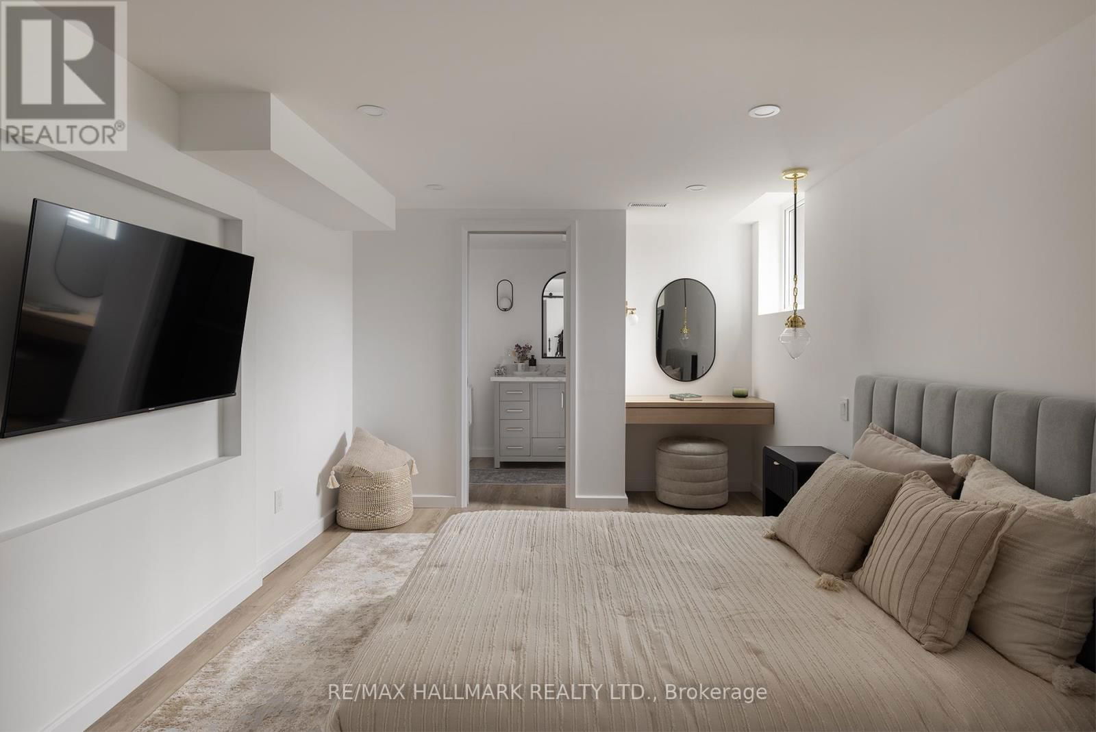 16 INTREPID DRIVE Image 35