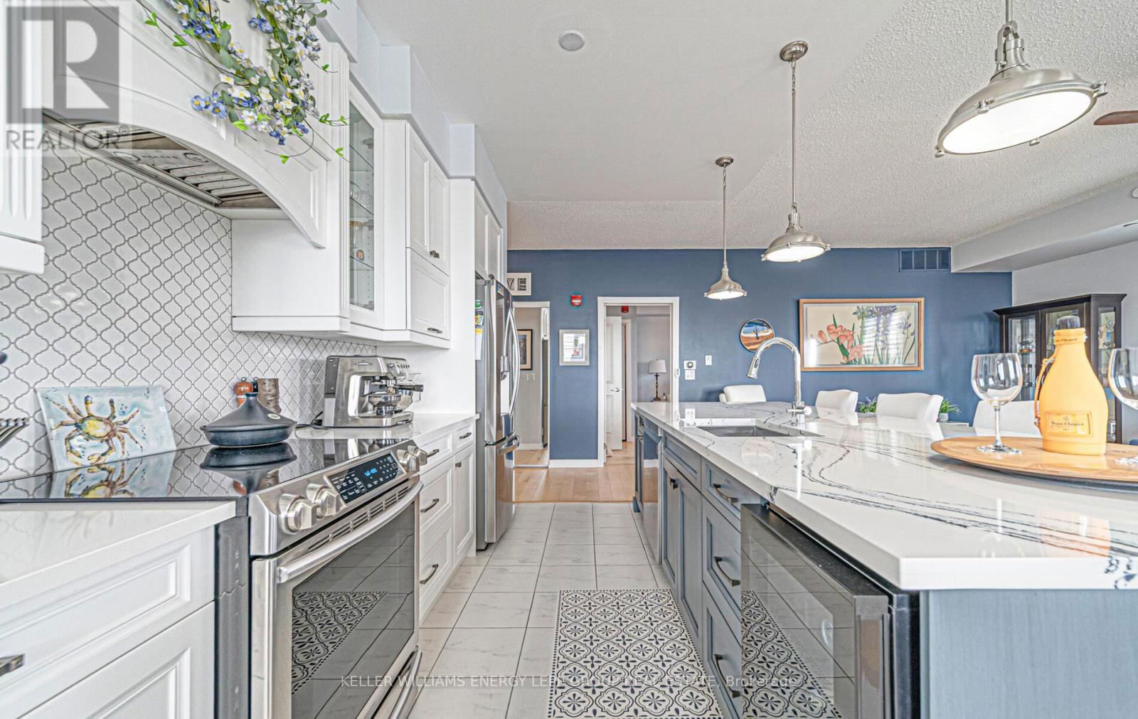 312 - 70 SHIPWAY AVENUE Image 12