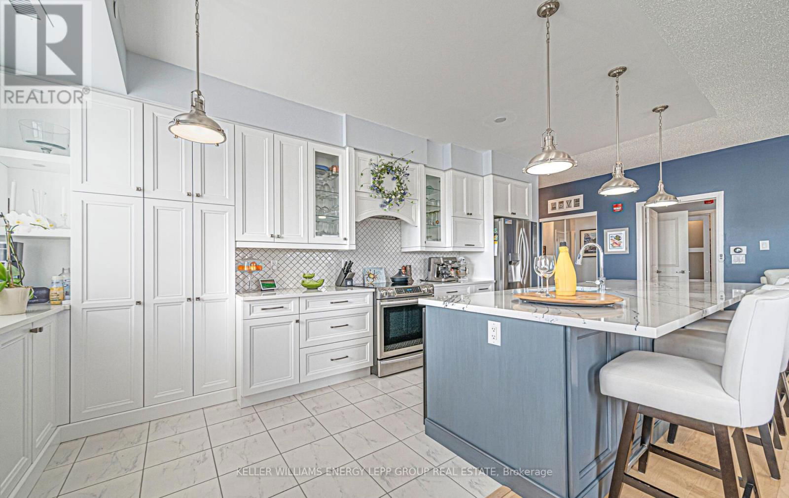 312 - 70 SHIPWAY AVENUE Image 13