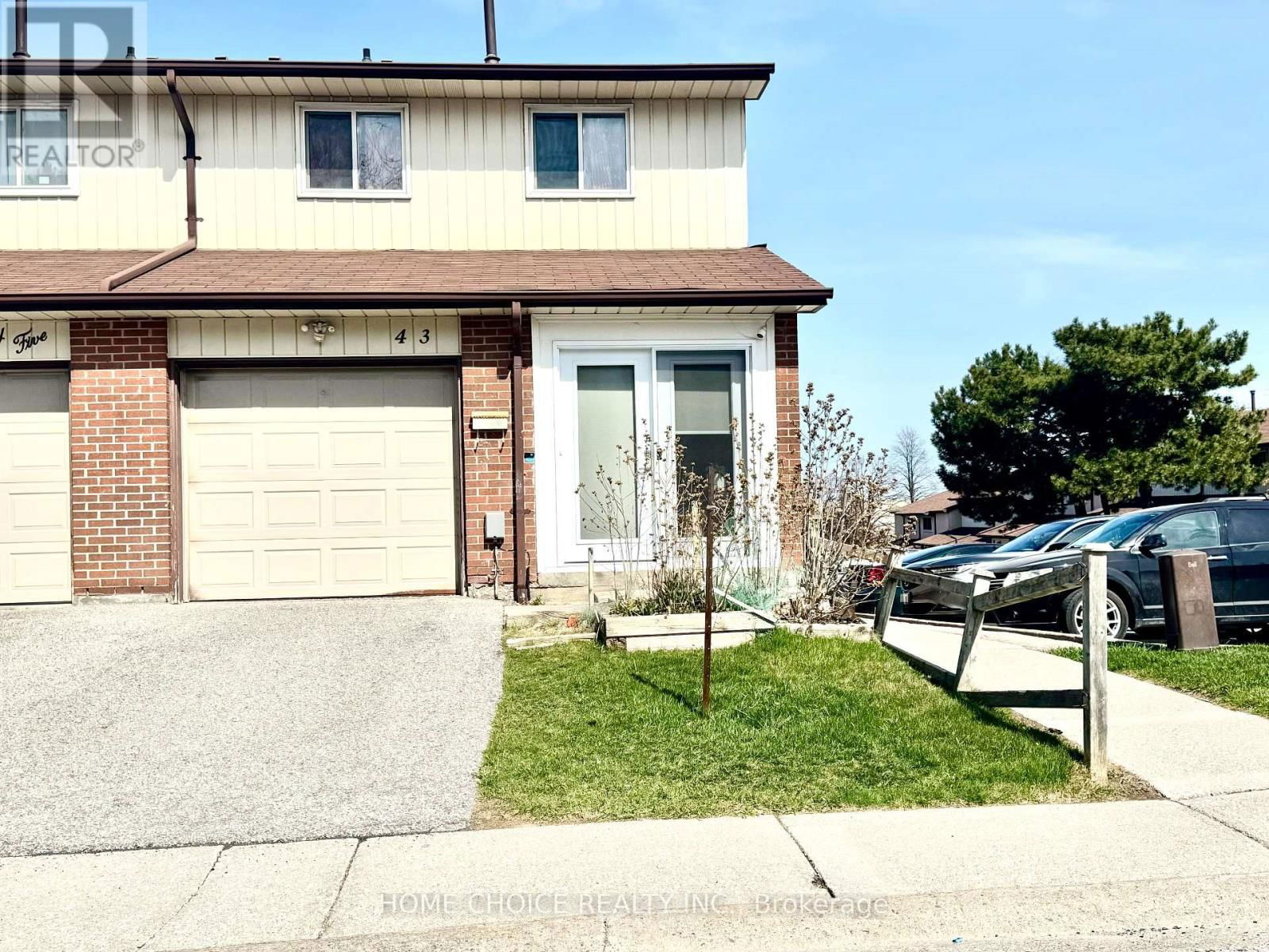 43 - 30 DUNDALK DRIVE Image 1