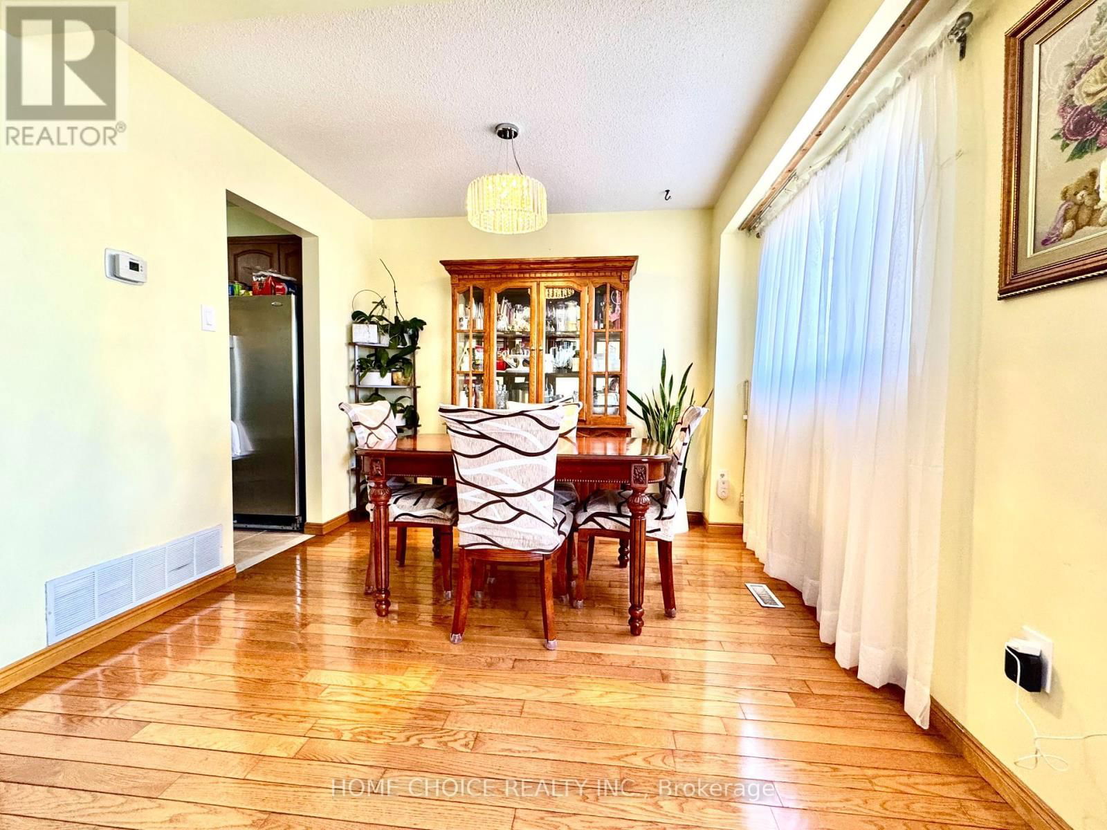 43 - 30 DUNDALK DRIVE Image 11