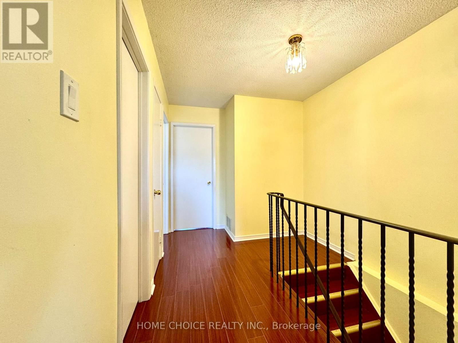 43 - 30 DUNDALK DRIVE Image 16