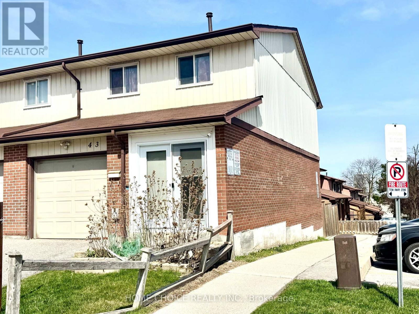 43 - 30 DUNDALK DRIVE Image 2