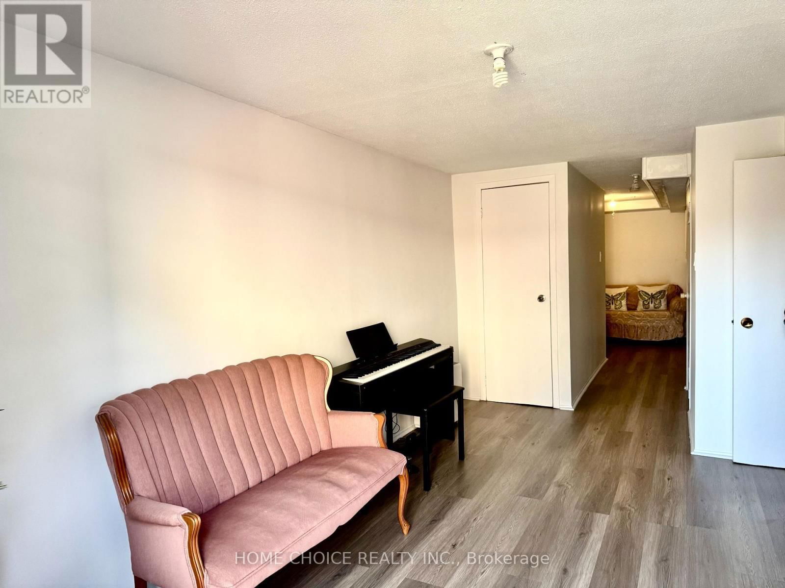 43 - 30 DUNDALK DRIVE Image 29