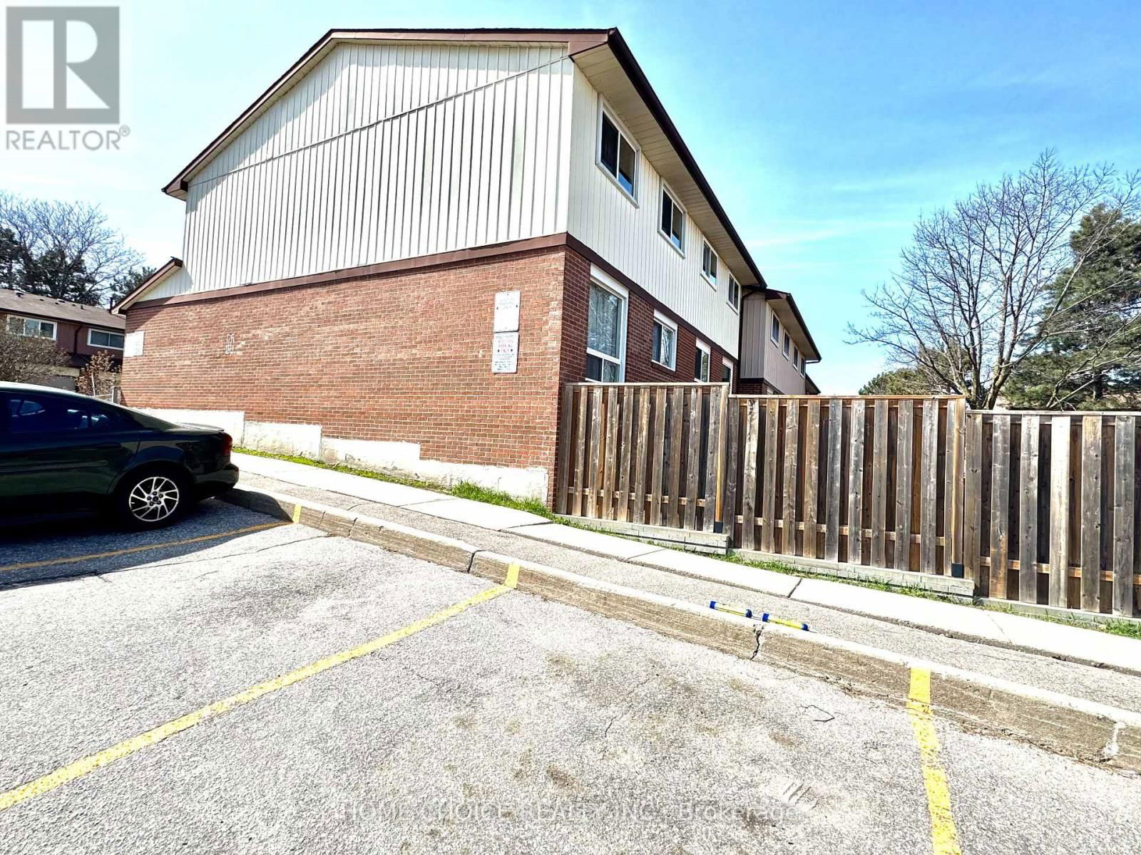 43 - 30 DUNDALK DRIVE Image 3
