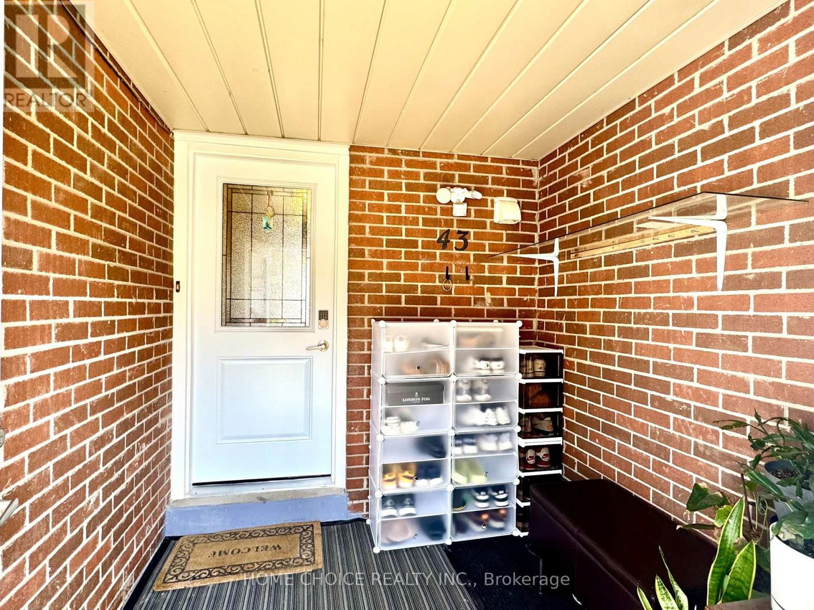 43 - 30 DUNDALK DRIVE Image 4