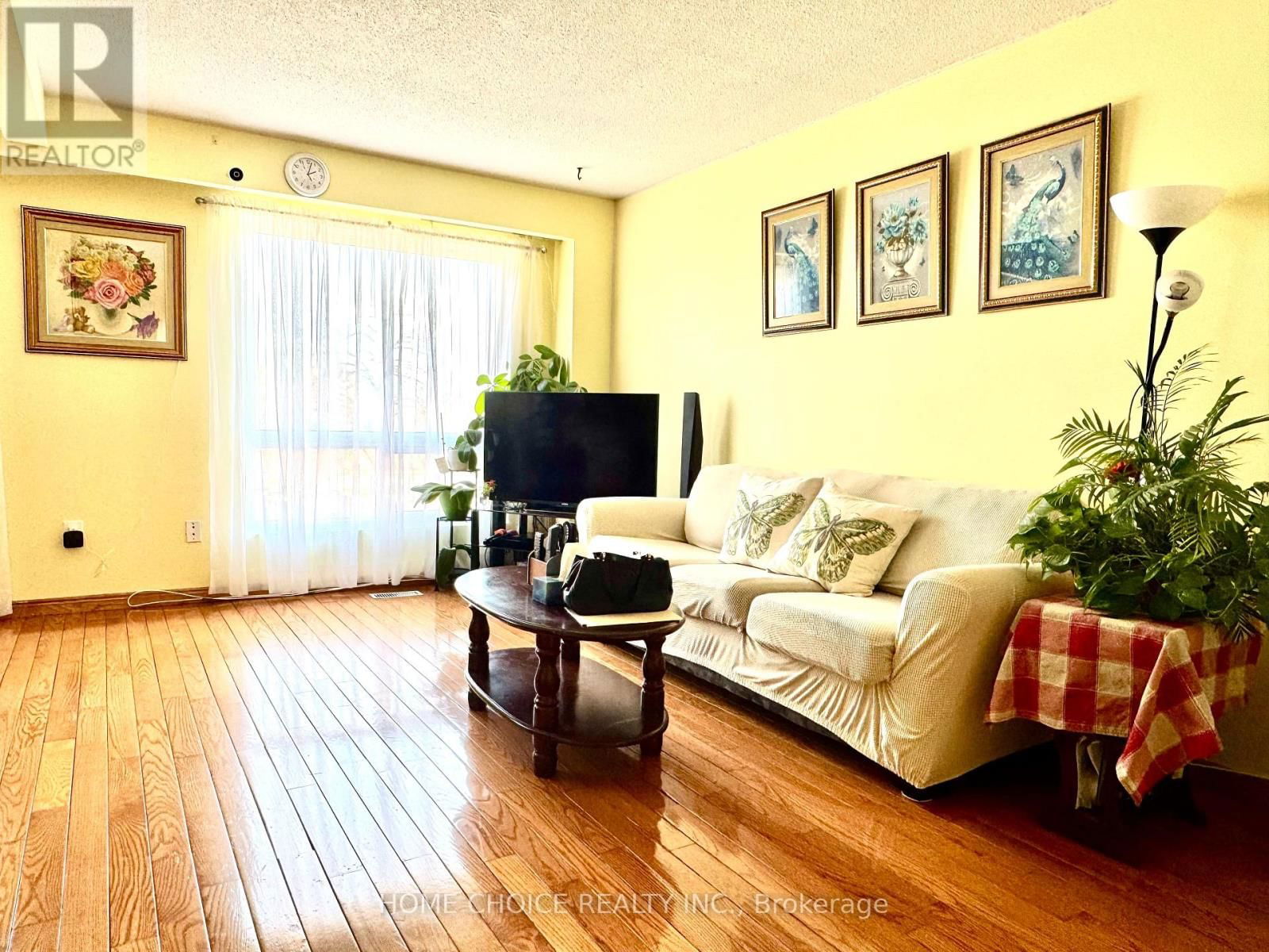 43 - 30 DUNDALK DRIVE Image 8