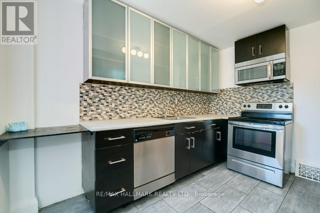 935 KINGSTON ROAD Image 11