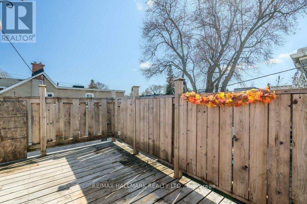 935 KINGSTON ROAD Image 14