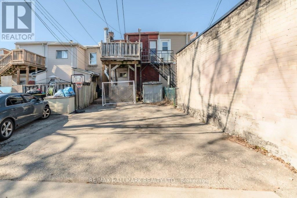 935 KINGSTON ROAD Image 18