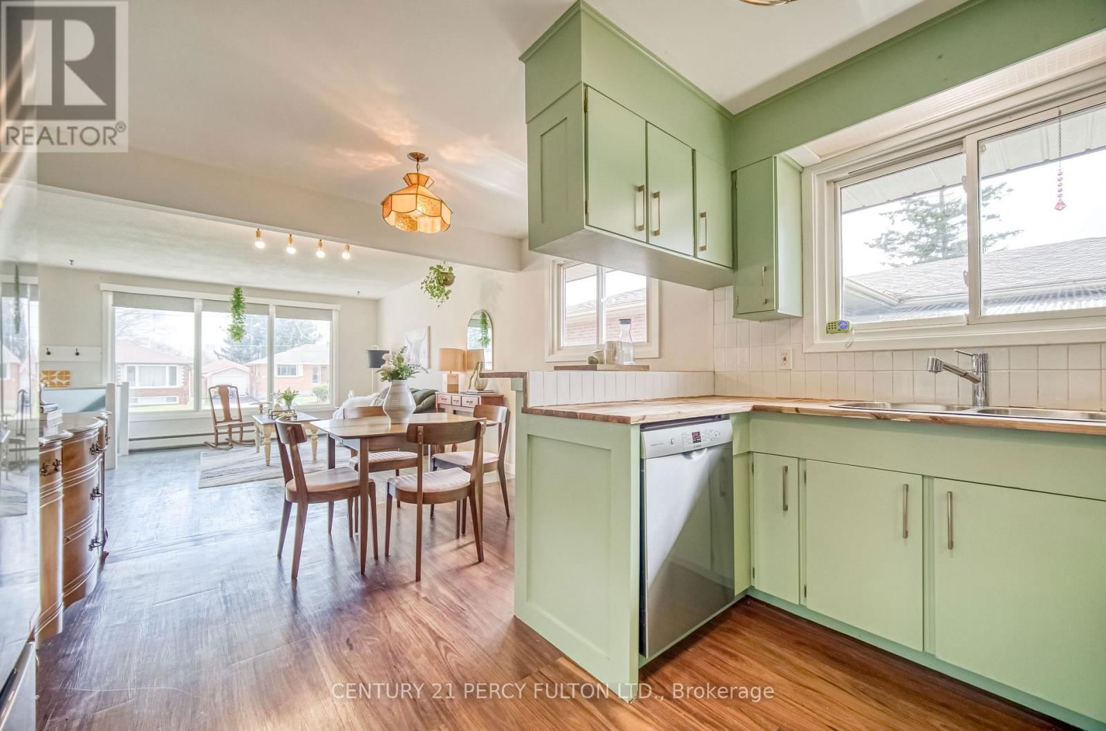 116 BYNG AVENUE Image 20