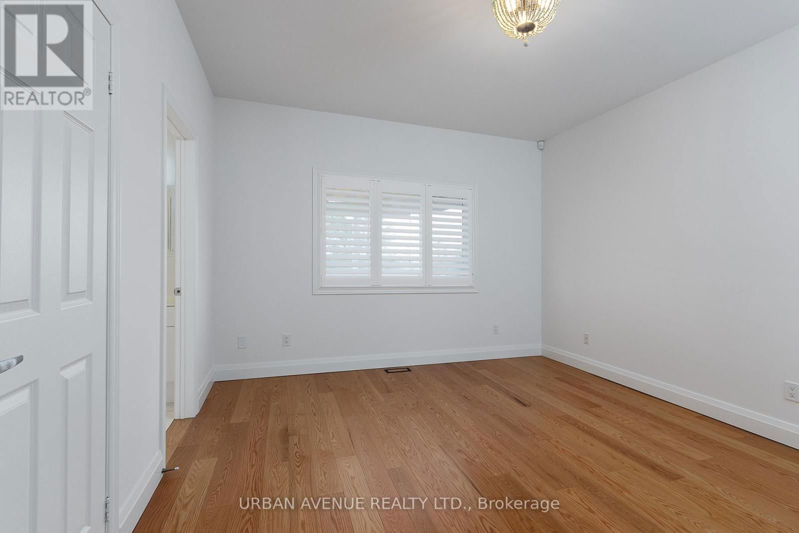 363 WATERBURY CRESCENT Image 10