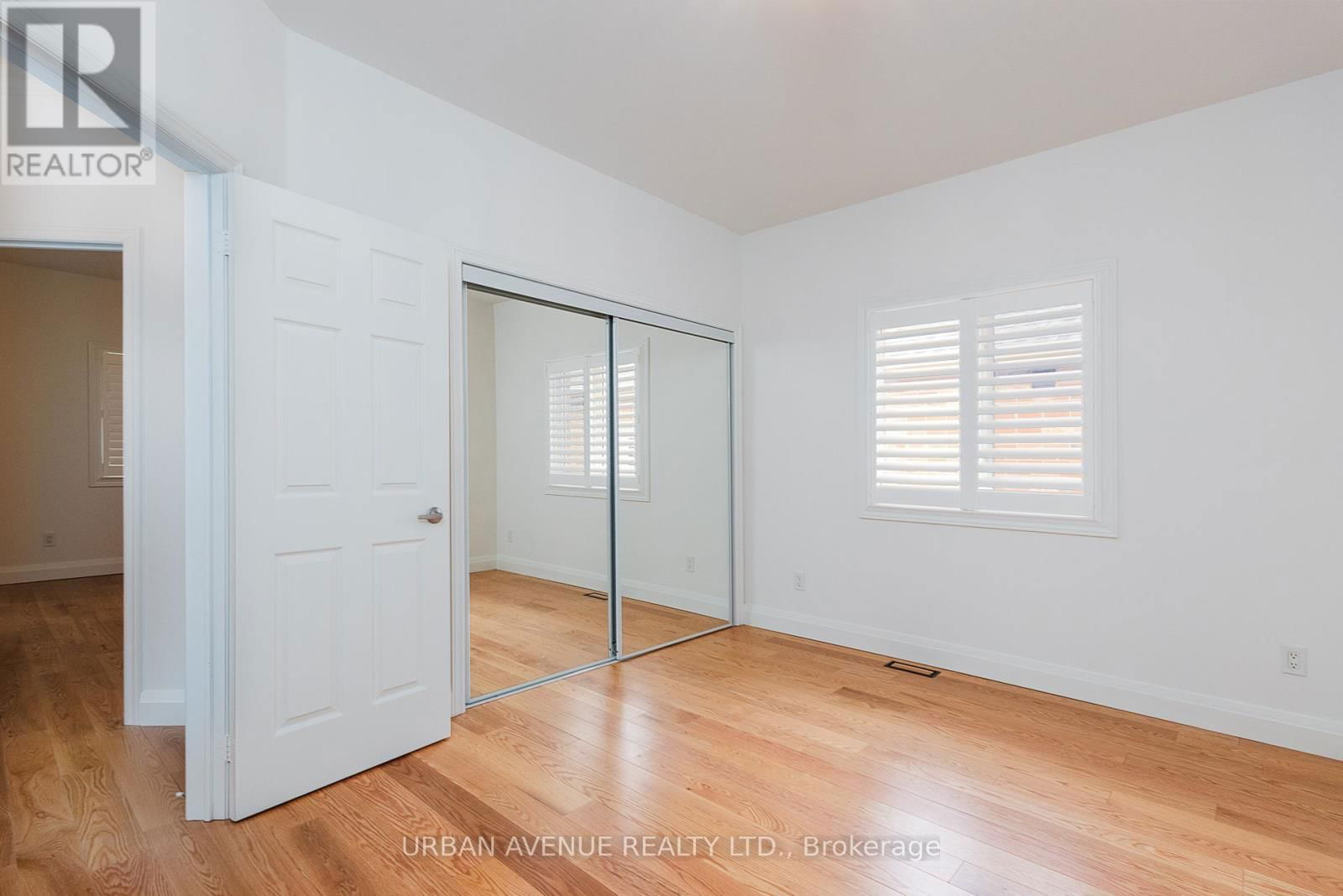 363 WATERBURY CRESCENT Image 11