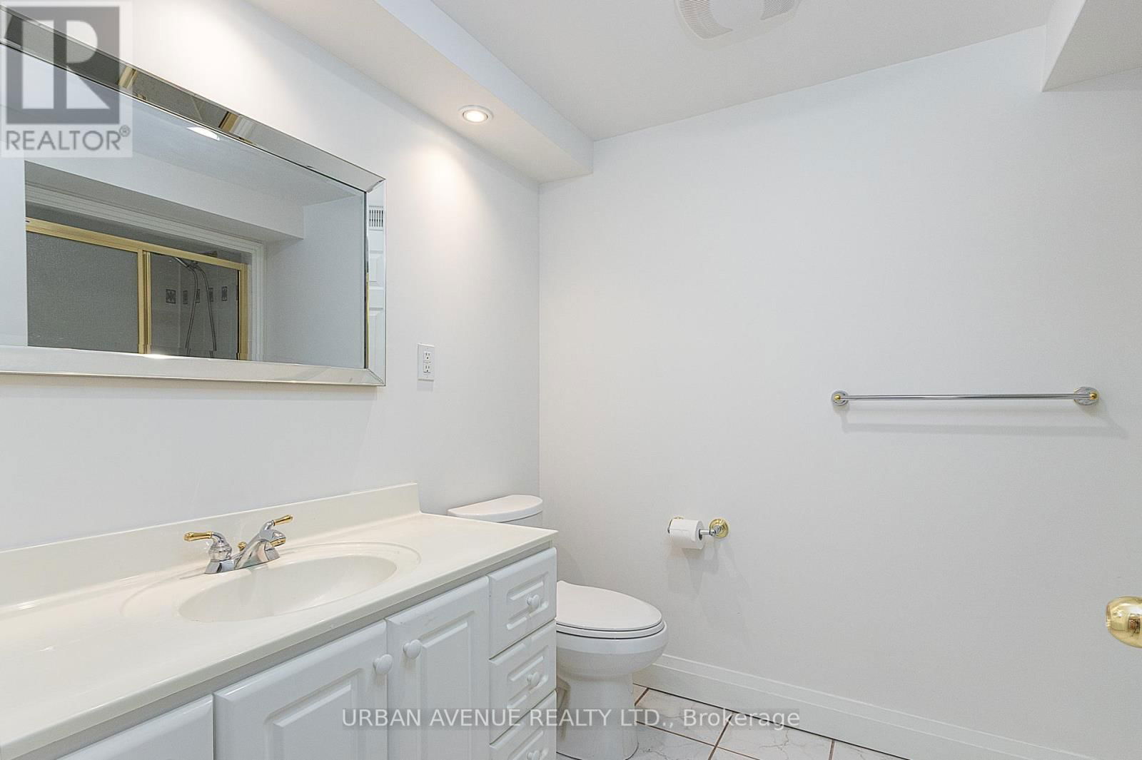 363 WATERBURY CRESCENT Image 18