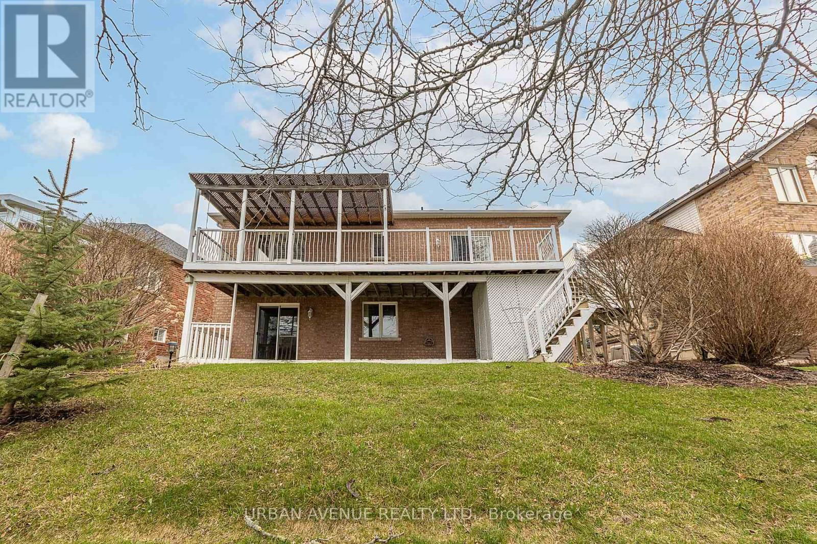 363 WATERBURY CRESCENT Image 2