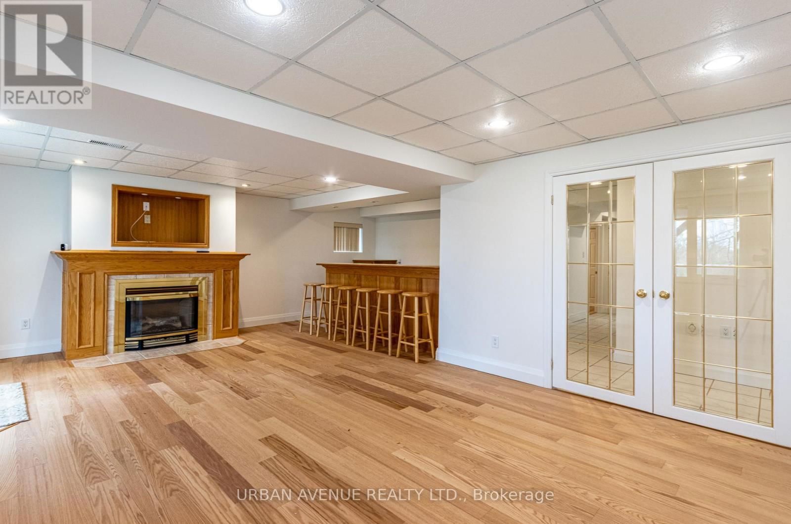 363 WATERBURY CRESCENT Image 22